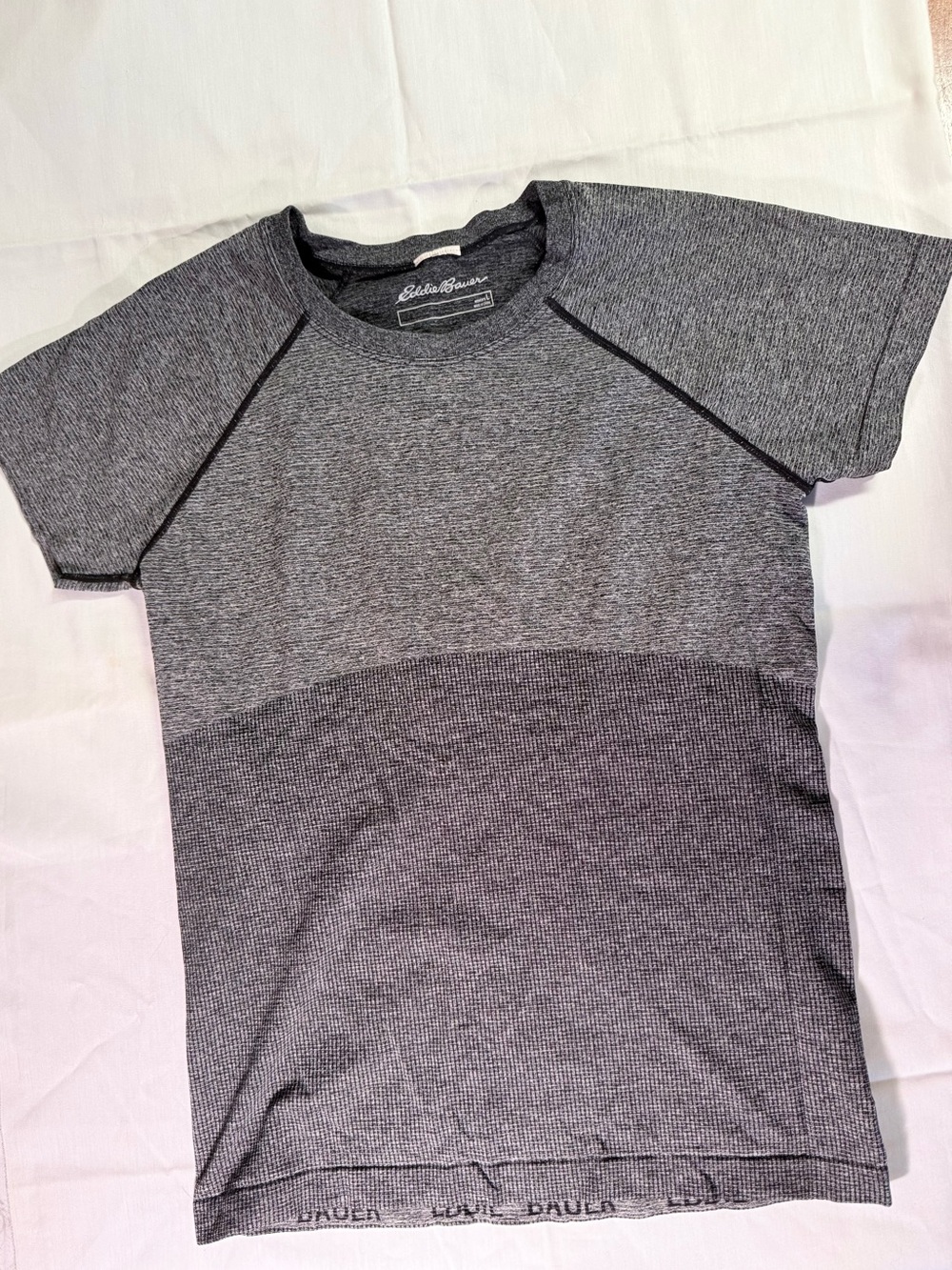 Eddie Bauer Two-Tone Heathered Gray Short Sleeve Performance Tee